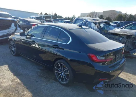 2021 BMW 330I xDrive z USA, uszkodzony, nr VIN 3MW5R7J06M8C13448